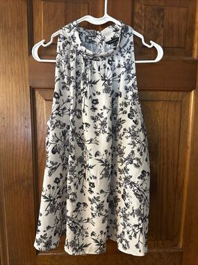 Violets & Roses Womens Size 2X Ivory Black Floral Sleeveless Blouse